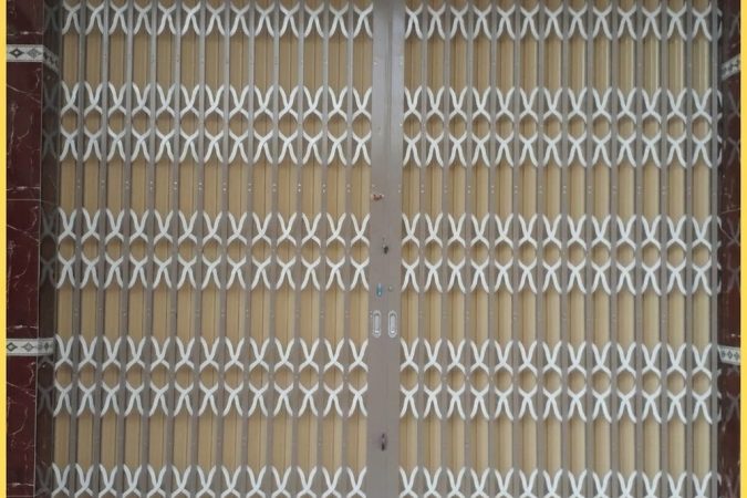 Cửa xếp hiện đại – Vận hành êm ái – Tiết kiệm diện tích
