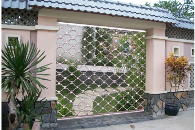 Cửa cuốn lưới và những lý do nên chọn