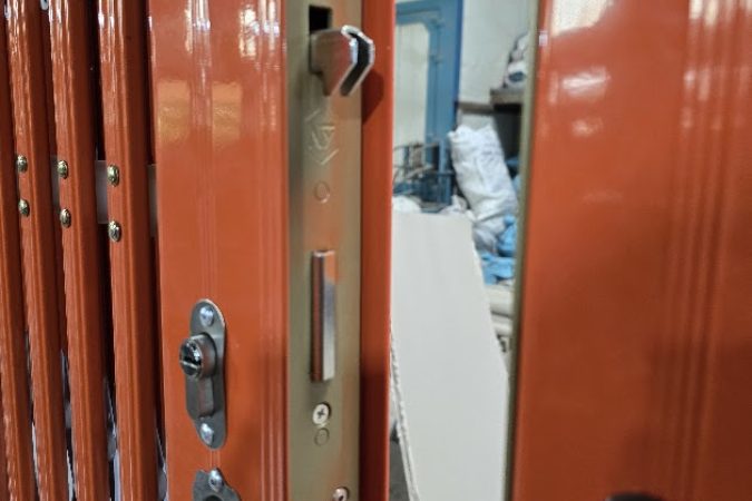 Cửa Kéo Đồng Nai: Giải Pháp Tối Ưu Cho Không Gian