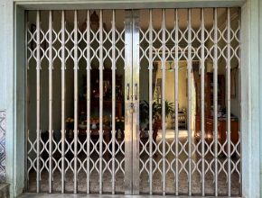 Cửa Kéo Khánh Hòa Giá Rẻ, Inox Chống Gỉ Tốt Cho Nhà Ven Biển