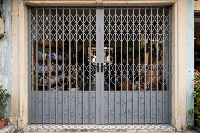 Cửa Kéo Lâm Đồng Sơn Tĩnh Điện, Bền Đẹp Cho Nhà Phố Tây Nguyên